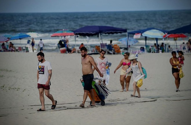 Com o carnaval em maço, temporada 2018/2019 foi mais extensa e com temperaturas altas no Litoral . | Gazeta do Povo