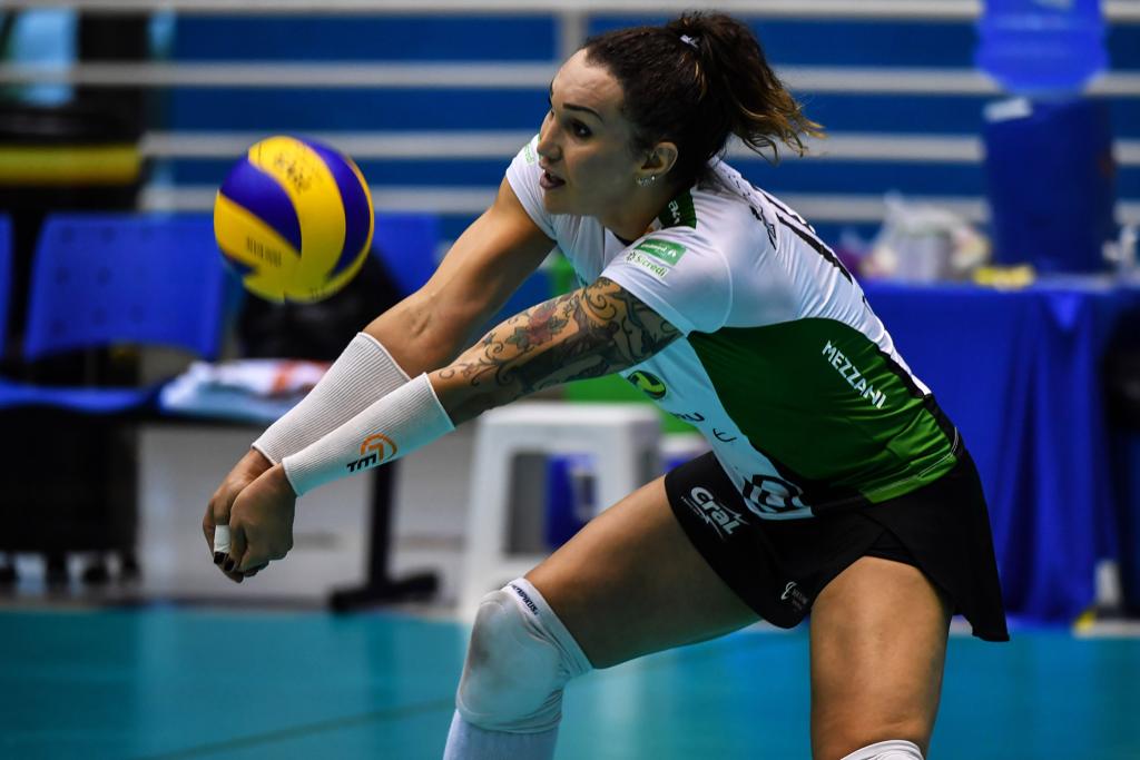 Tiffany é atacante do Sesi/Bauru que eliminou a equipe de Bernardinho, o Sesc/Rio. | NELSON ALMEIDA/AFP