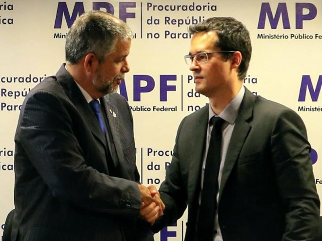 O presidente da ANPR, José Robalinho Cavalcanti, e o procurador Deltan Dallagnol, chefe da força-tarefa da Lava Jato em Curitiba: manifestação pública de apoio após críticas do STF. | Albari Rosa/Gazeta do Povo