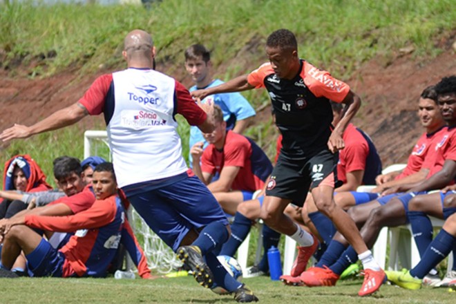 As equipes tiveram várias alterações durante o teste no Ninho da Gralha. | Maurício Mano/ Divulgação Athletico