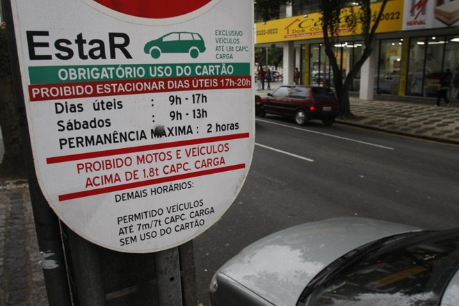 Empresa vencedora da licitação do aplicativo deve assinar contrato até o final de março. | Daniel Derevecki/Gazeta do Povo/Arquivo