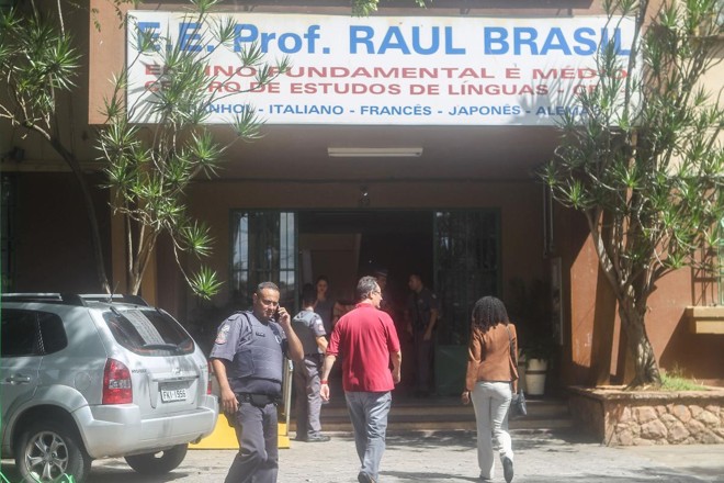 Dois atiradores encapuzados invadiram nesta quarta-feira (13) uma escola de Suzano, na Grande de São Paulo, e dispararam contra crianças e funcionários | WERTHER SANTANA/ESTADÃO CONTEÚDO