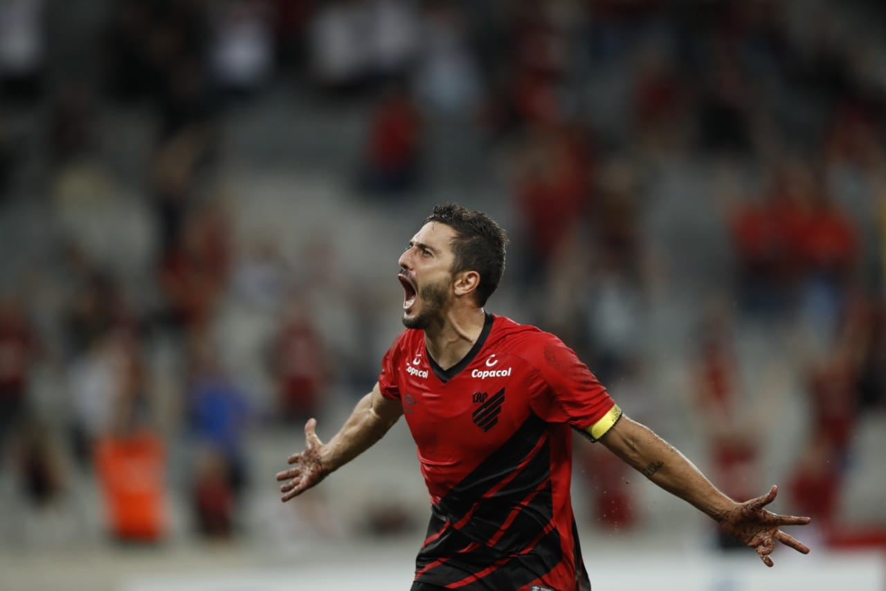 Marquinho definiu a partida na Arena. | /Jonathan Campos/Gazeta do Povo