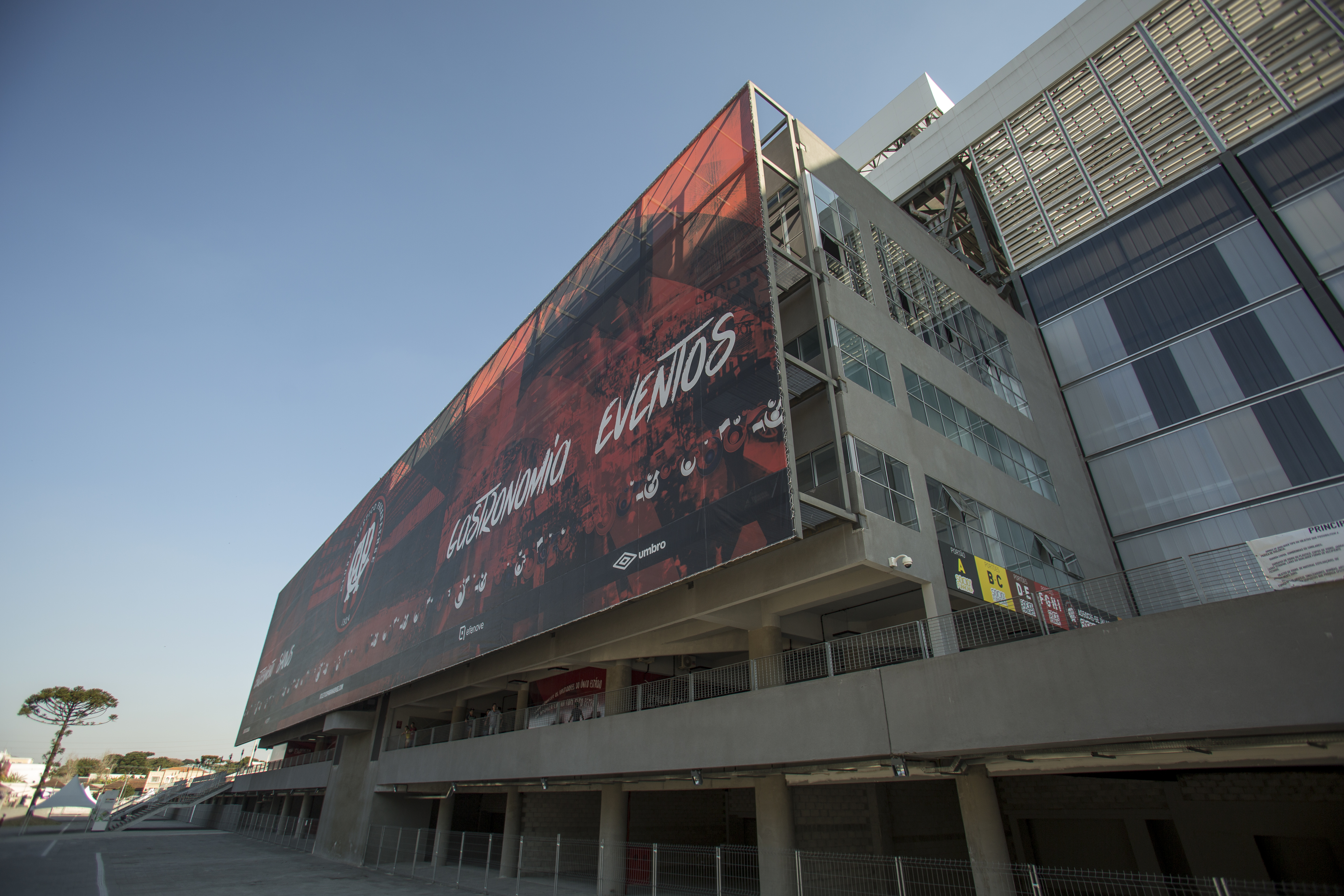 Arena da Baixada: torcedores foram presos antes do início da partida entre Athletico e Toledo. | Marcelo Andrade/Gazeta do Povo