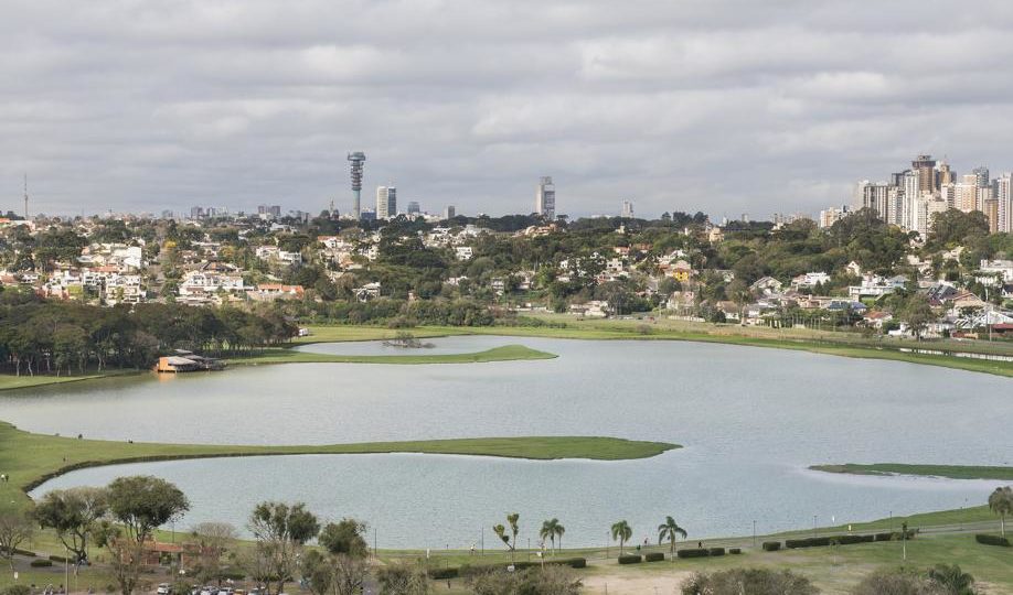 Evento de rock e corrida entre parques bloqueiam ruas de Curitiba no sábado e no domingo Evento de rock e corrida entre parques bloqueiam ruas de Curitiba no sábado e no domingo