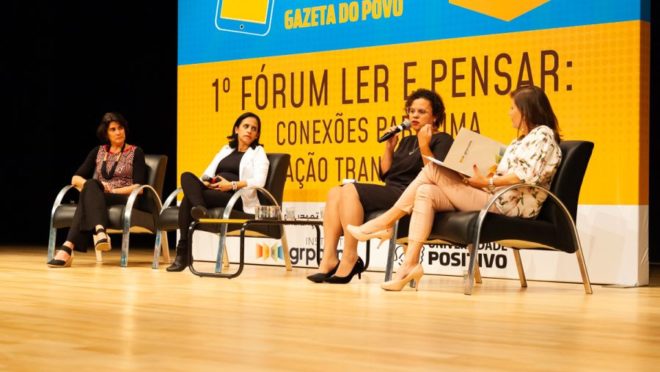 Mesa redonda sobre a Base Nacional Curricular Comum, durante o 1º Fórum Ler e Pensar. Foto: Divulgação.