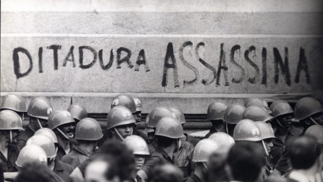 Manifestação no Rio de Janeiro, em 1968. (Foto: Arquivo Nacional, Correio da Manhã)