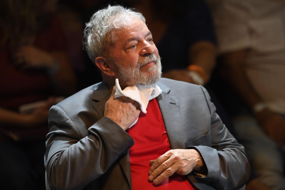 O ex-presidente Luiz Inácio Lula da Silva aguarda julgamento de recurso no caso tríplex no STJ. Foto: Mauro Pimentel/AFP