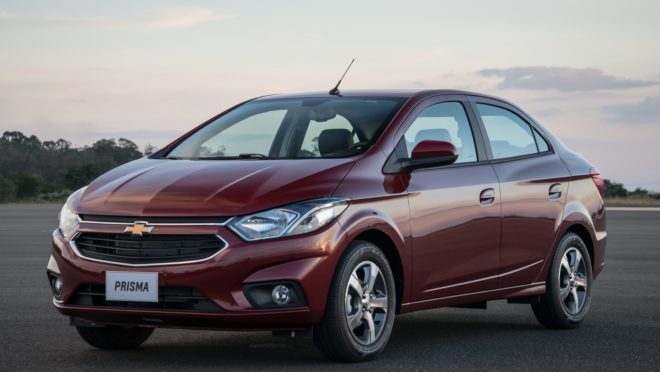 O sedã Prisma ocupa a quarta posição entre os carros mais vendidos no país. Foto: Chevrolet/ Divulgação