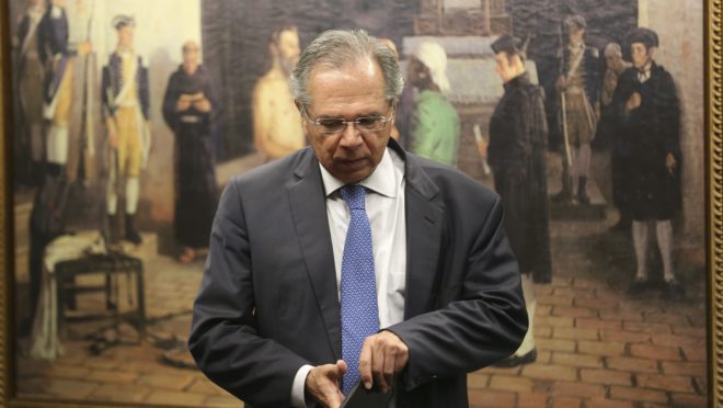 O ministro da Economia, Paulo Guedes, na Comissão de Constituição e Justiça (CCJ) da Câmara, em debate sobre a reforma da Previdência em 3 de abril de 2019.