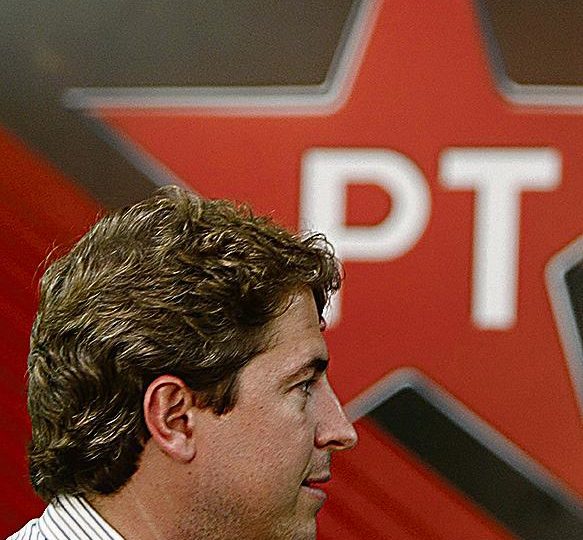 O deputado federal Zeca Dirceu durante palestra no diretório do Partido do Trabalhadores, em Curitiba (Foto: Albari Rosa / Agência de Notícias Gazeta do Povo)