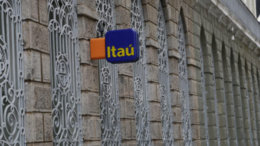 A lista das empresas dos sonhos dos brasileiros em 2019, segundo o LinkedIn agencia-banco-itau