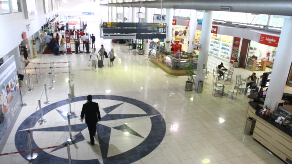 Saguão do Aeroporto de Londrina, no Norte do Paraná