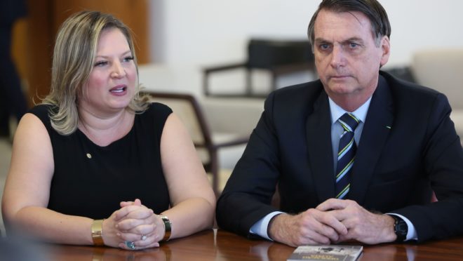 MPs de Bolsonaro serão defendidas por Joice Hasselmann