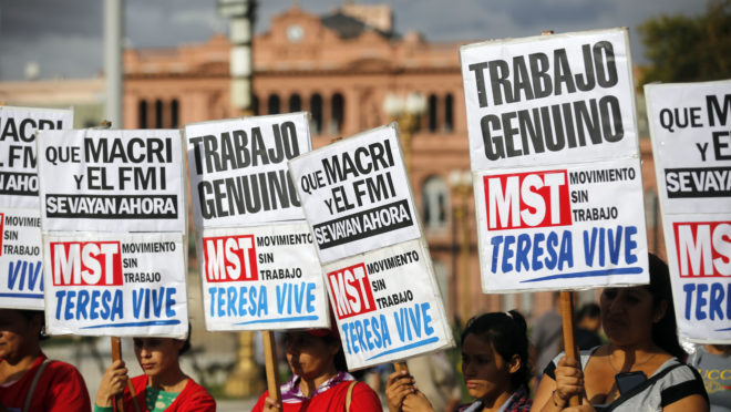 Manifestantes protestam em Buenos Aires contra a situação econômica do país. Foto: AFP