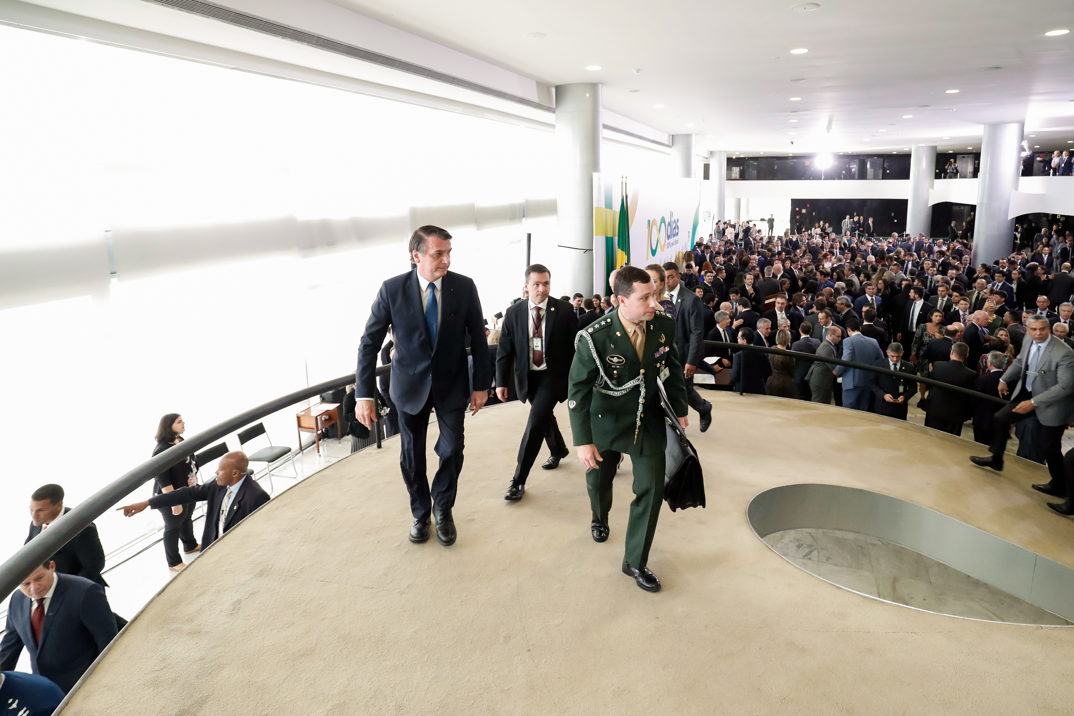 O presidente Jair Bolsonaro no Palácio do Planalto em cerimônia alusiva aos 100 primeiros dias de governo