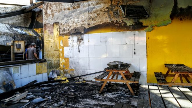 Churrascaria atingida por incêndio