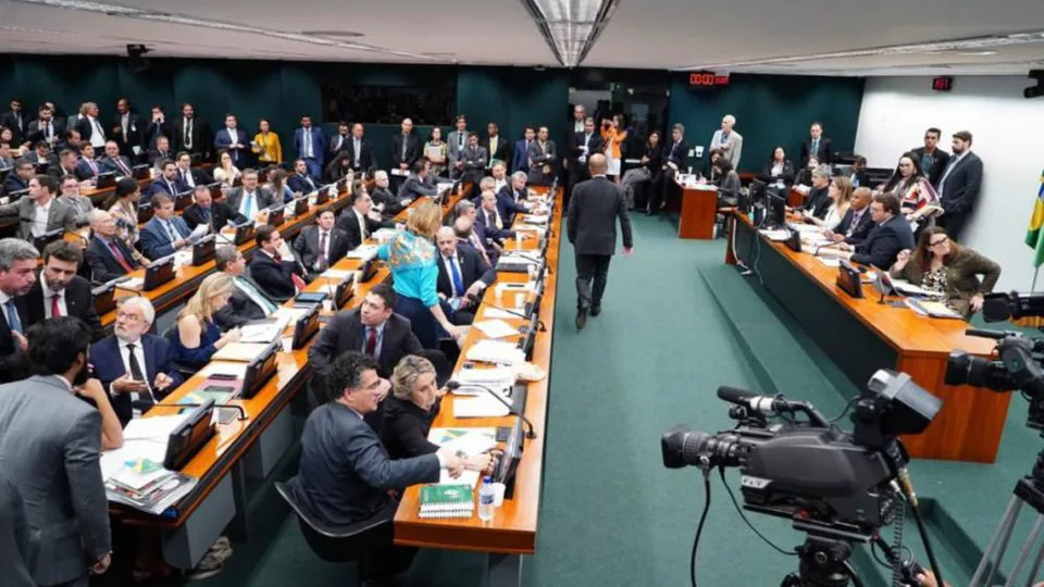 STF - ativismo judicial - ccj