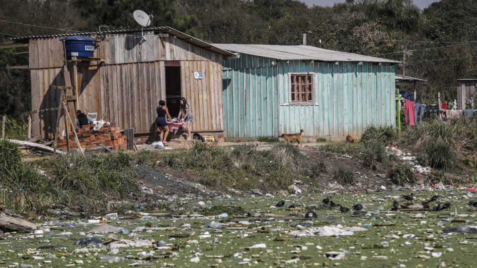 Como investir em saneamento pode gerar ganho de R$ 1 trilhão ao Brasil em 20 anos Brasil precisa dobrar o investimento em saneamento para garantir a universalização dos serviços. (Foto: Jonathan Campos / Arquivo / Gazeta do Povo)
