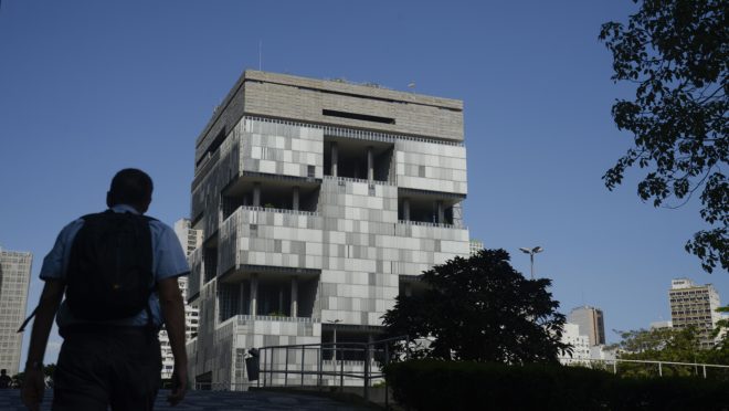 Edifício sede da Petrobras, no Rio de Janeiro: Bolsonaro diz ter "simpatia inicial" por ideia de privatizar a companhia. (Foto: Fernando Frazão/ABr)