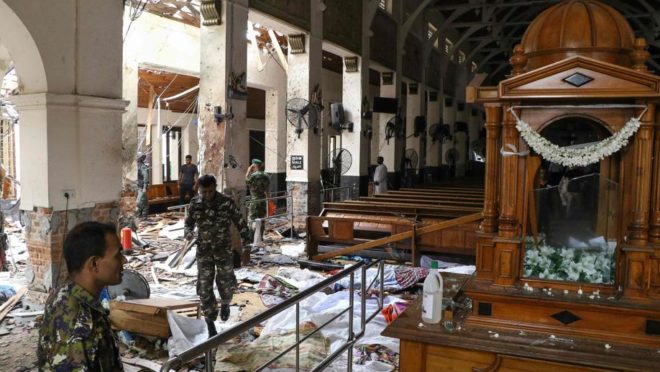 Igreja de Santo Antônio, em Colombo, destruída após a explosão. Foto: Ishara S. Kodikara/AFP.