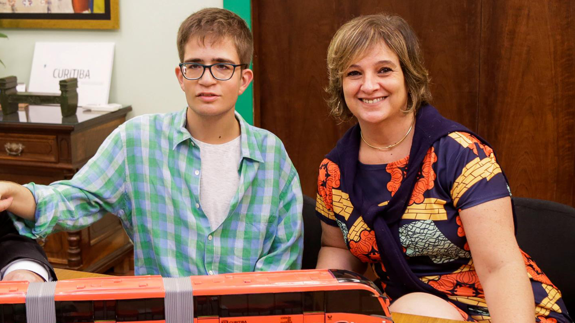 Érico Carvalho e sua mãe Pilar Carvalho.