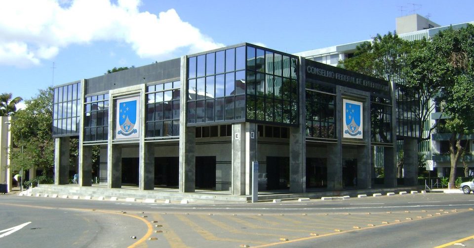 Conselhos barram alunos de EAD. Preocupação com qualidade ou reserva de mercado? Fachada do Conselho Federal de Enfermagem. Foto: Divulgação.