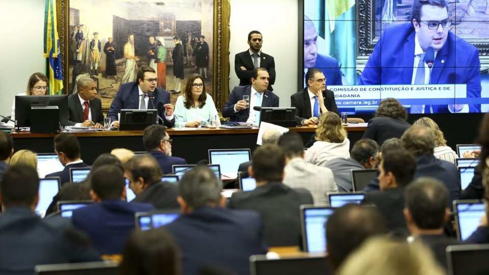 O que está em jogo na definição das presidências das comissões da Câmara dos Deputados CCJ - comissões