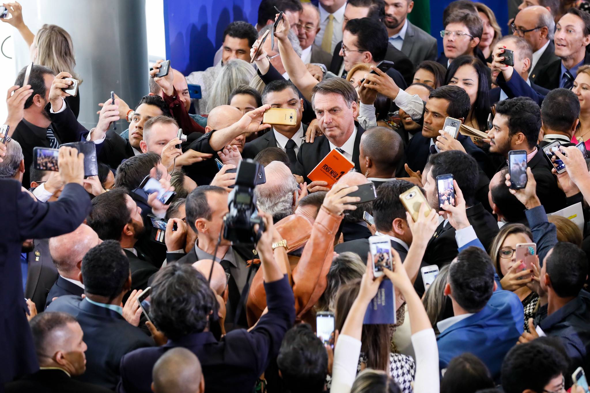 Presidente Jair Bolsonaro durante a solenidade de sanção da Lei da Empresa Simples de Crédito. Foto: Isac Nóbrega/PR