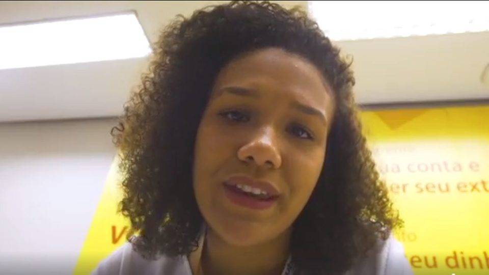 99jobs cria primeira chatbot negra para fazer entrevistas de emprego pelo Facebook Paula-chatbot-negra-99jobs