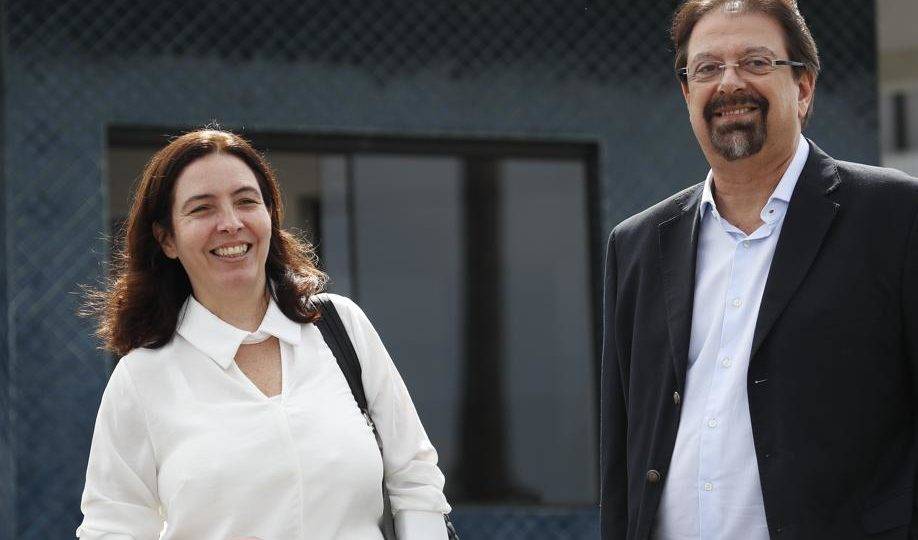 Mônica Bergamo, jornalista da Folha de S. Paulo e Florestan Fernandes, do El País entrevistaram o ex-presidente Lula nesta sexta (26). Foto: Jonathan Campos/Gazeta do Povo.