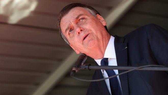 A imagem mostra o presidente Jair Bolsonaro.