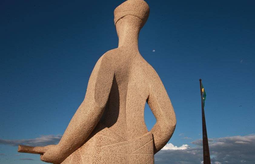 STF faz licitação milionária para comprar lagosta, bacalhau e vinhos Estátua da deusa da justiça em frente ao prédio do STF, em Brasília. Foto: Felipe Sampaio/STF