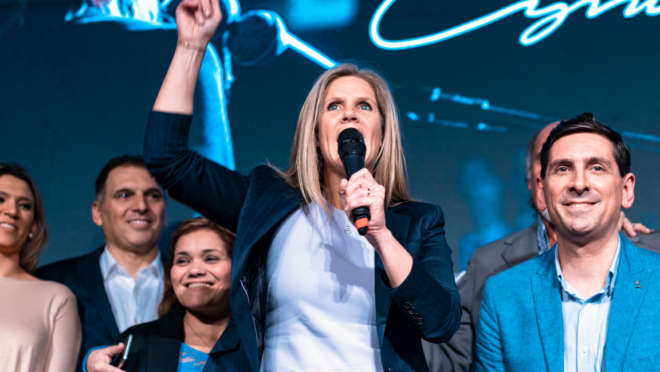 O sonho de Cynthia Hotton é ser a Bolsonara argentina" | Foto: Reprodução/Twitter @CynthiaHotton