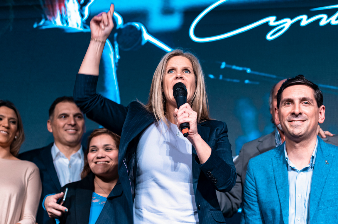 O sonho de Cynthia Hotton é ser a Bolsonara argentina" | Foto: Reprodução/Twitter @CynthiaHotton