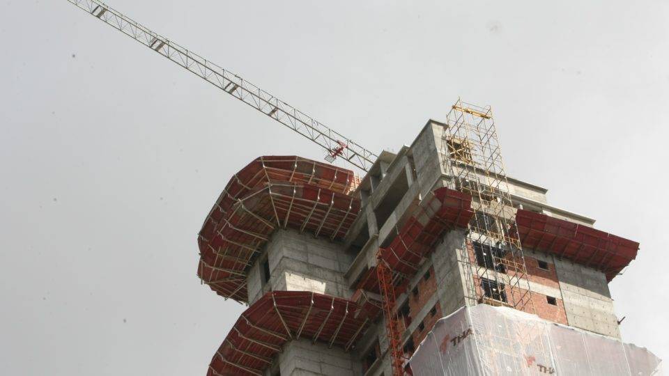 Prédio em construção em Curitiba.
