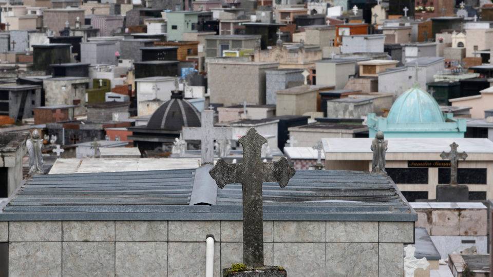 Lista de falecimentos – 29/04/2019 Cemiterio Agua Verde, em Curitiba. (Foto: Aniele Nascimento/ Gazeta do Povo)