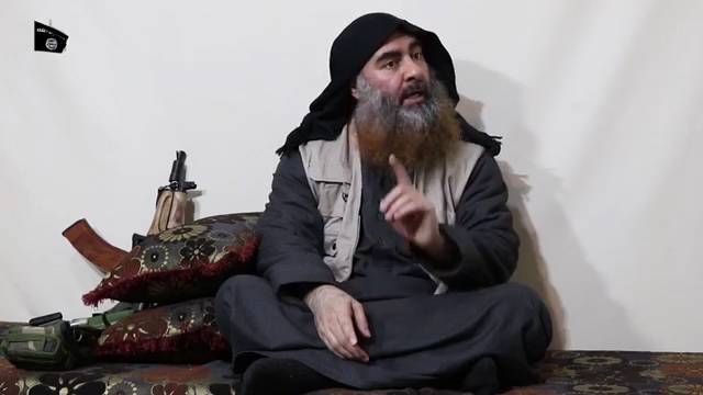 Vídeo sem data mostra o chefe do Estado Islâmico, Abu Bakr al-Baghdadi, supostamente aparecendo pela primeira vez em cinco anos Vídeo sem data mostra o chefe do Estado Islâmico, Abu Bakr al-Baghdadi, supostamente aparecendo pela primeira vez em cinco anos