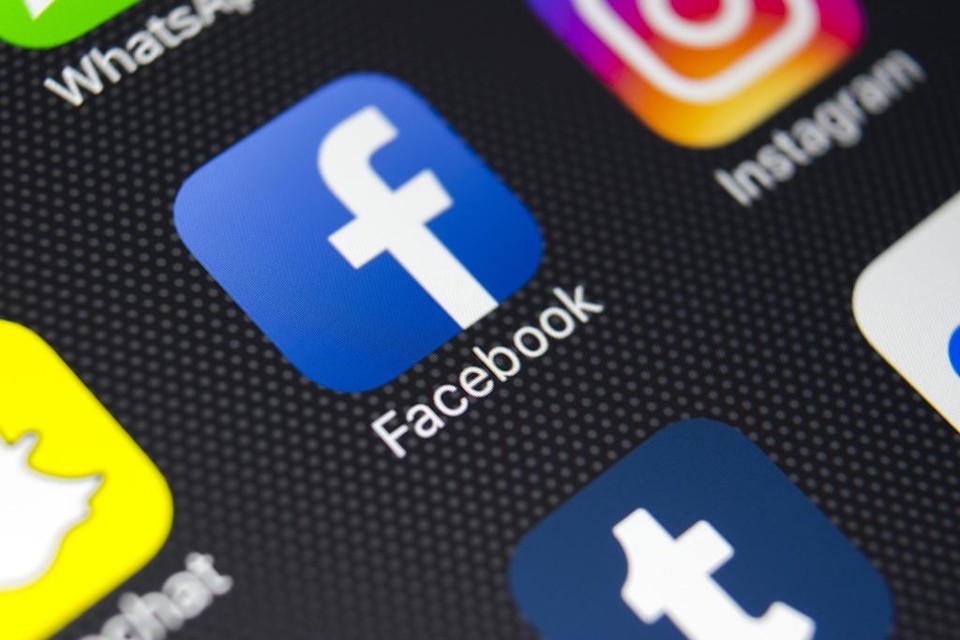Novo botão do Facebook explica por que cada post aparece para você Facebook lança botão para explicar ao usuário porque ele está vendo determinada publicação. | Bigstock/Bigstock