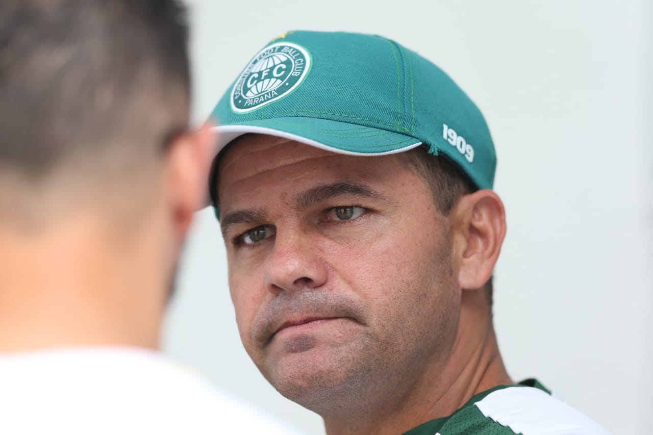 Técnico Umberto Louzer, do Coritiba. Foto: Albari Rosa/Gazeta do Povo. | /