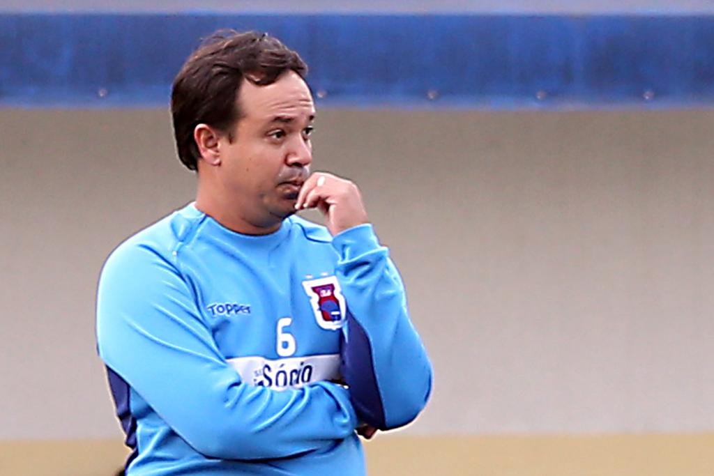 Técnico Dado Cavalcanti terá um mês de treinamentos antes da estreai do Paraná na Série B 2019 | Albari Rosa/Gazeta do Povo
