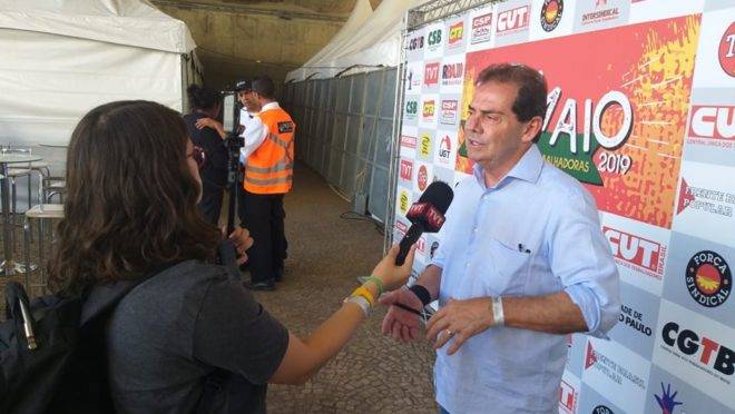 Paulo Pereira da Silva, o Paulinho da Força, dá entrevista durante evento do Dia do Trabalho