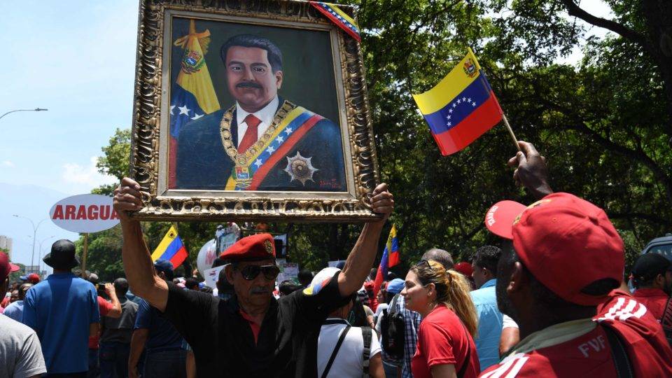 Marcha de apoio a Maduro, convocada pelo governo do ditador. Foto: Yuri Cortez/AFP