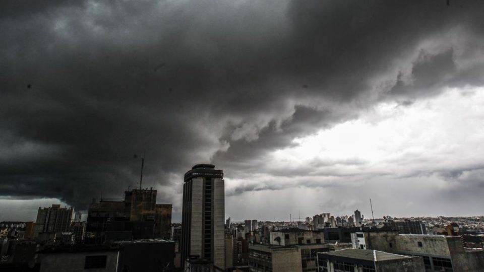 À tarde, várias regiões do PR podem ter chuvas fortes | Daniel Castellano/Gazeta do Povo