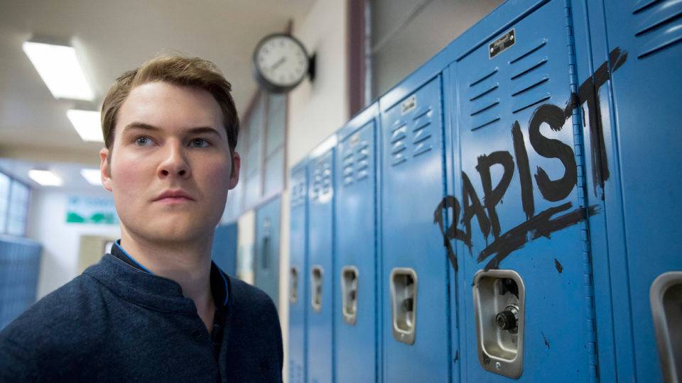 Cena do seriado '13 Reasons Why', da Netflix: relação com aumento do número de suicídios (Foto: Beth Dubber/Netflix)