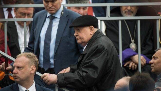 Ex-presidente soviético Mikhail Gorbachev chega para assistir à parada militar do Dia da Vitória