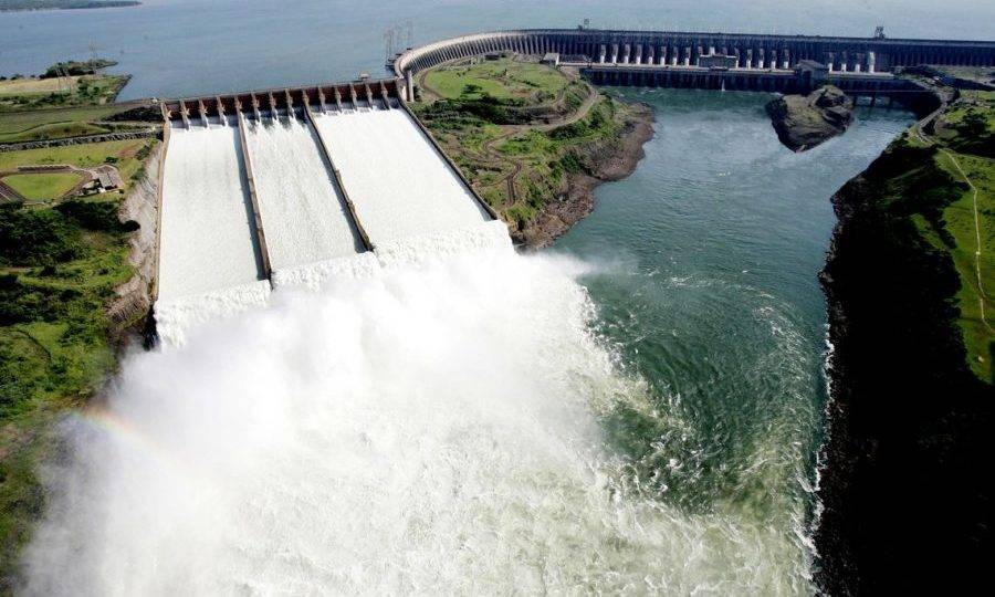 Itaipu distribuir royalties a 15 cidades paranaenses.