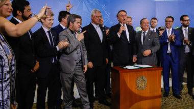 Entenda de uma vez por todas o decreto que flexibiliza o porte de armas. Ele será revogado? Decreto das Armas de Bolsonaro