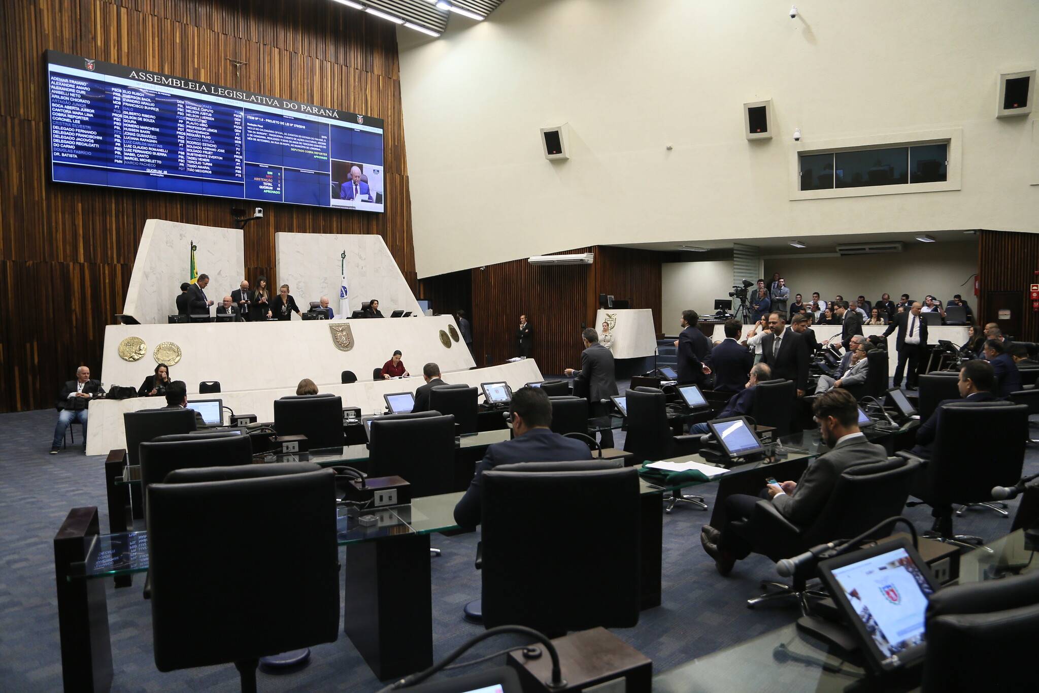 Sessão plenária da Alep.