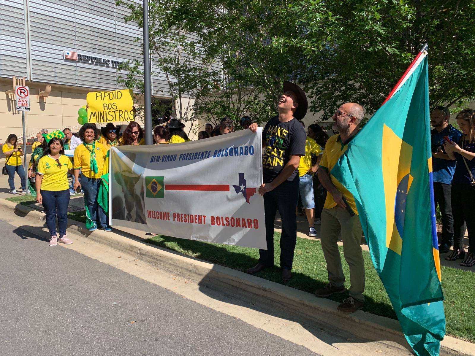 bolsonaro manifestantes Dallas